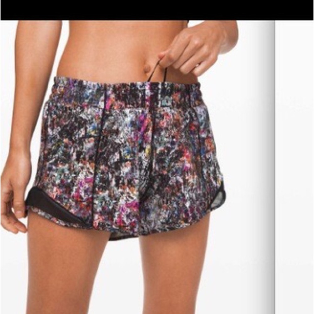 Lululemon Hotty Hot Short size 8
